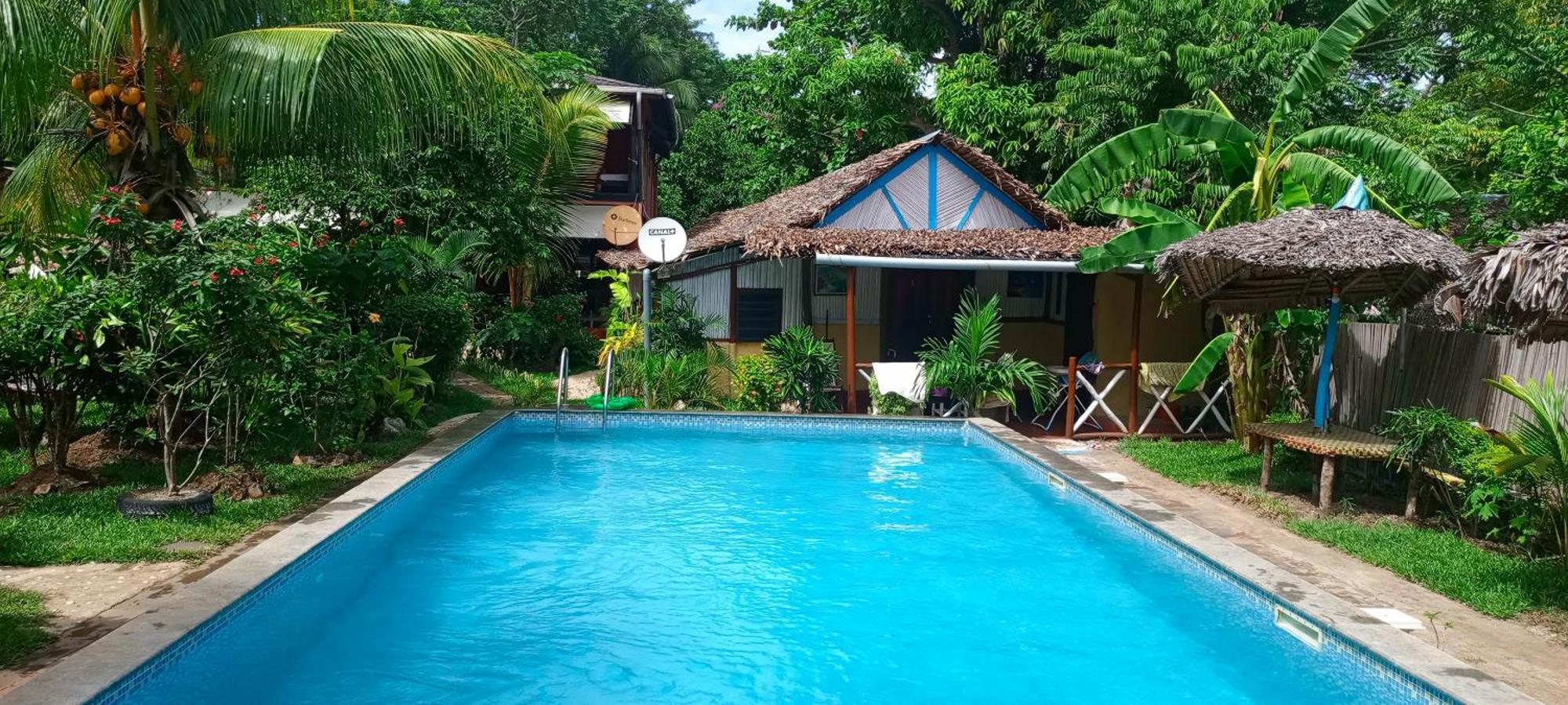 Piscine Bimoko Hotel นูซีเบ ภายนอก รูปภาพ