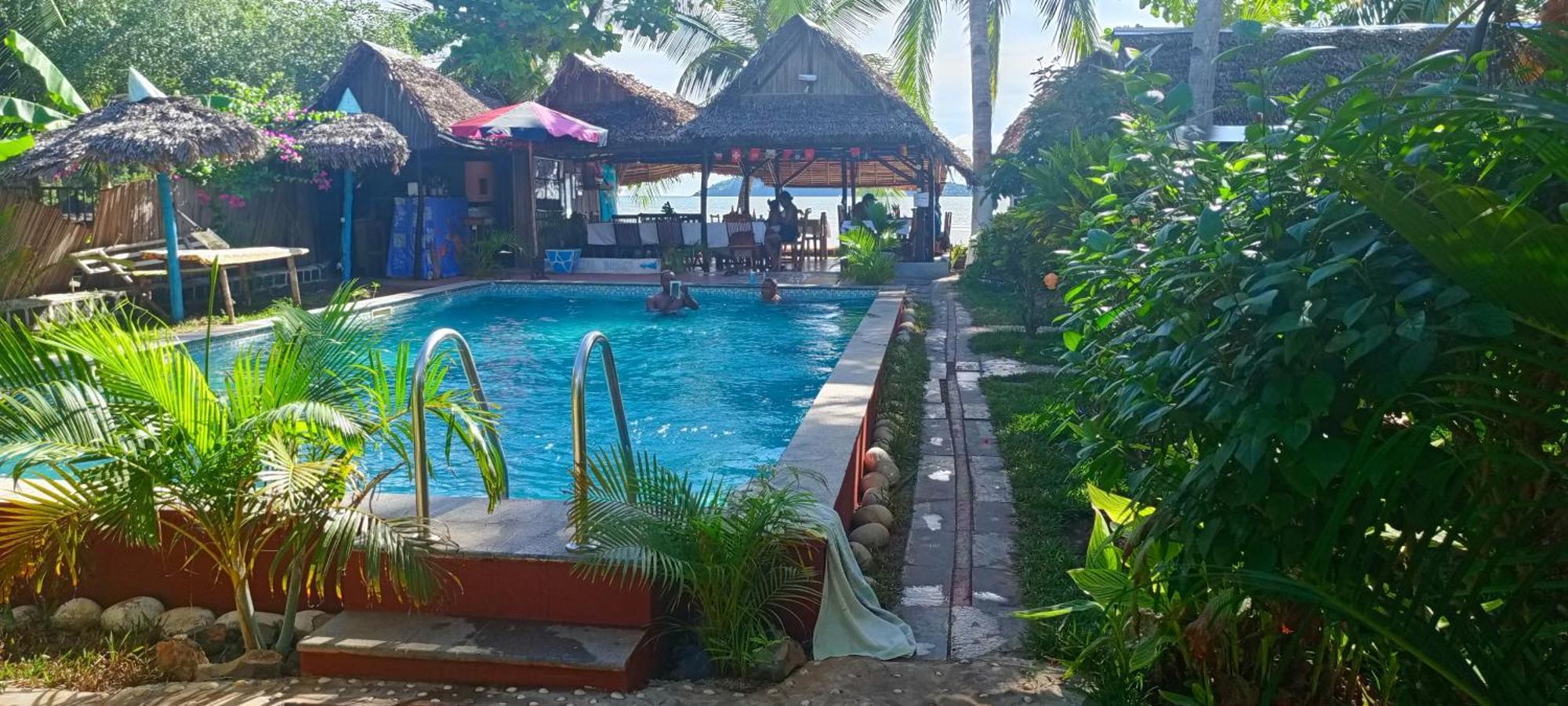 Piscine Bimoko Hotel นูซีเบ ภายนอก รูปภาพ