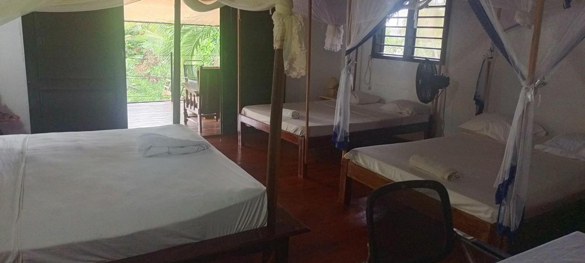 Piscine Bimoko Hotel นูซีเบ ภายนอก รูปภาพ