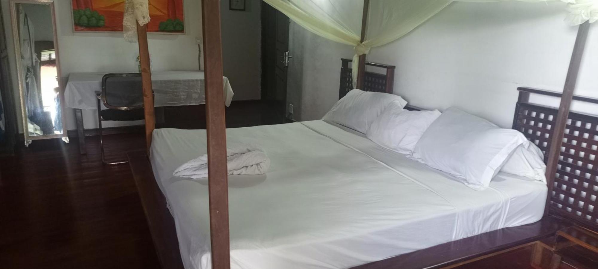 Piscine Bimoko Hotel นูซีเบ ภายนอก รูปภาพ